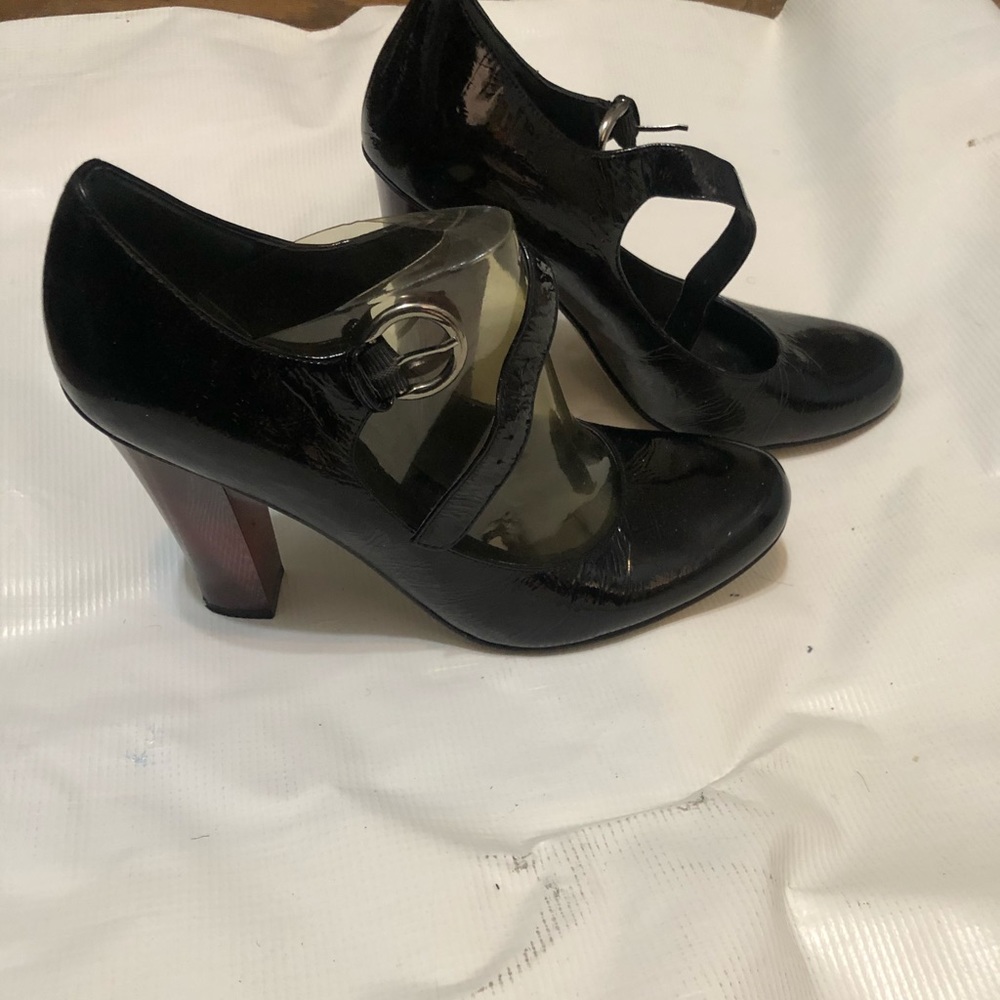Heels - Picture 1 of 3